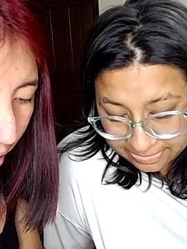 sarah12333's Live XXX Chat