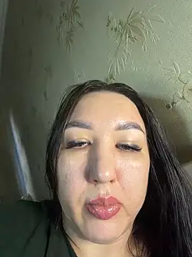 Naughtbaby_2025 Adlı Modelin Canlı XXX Sohbeti