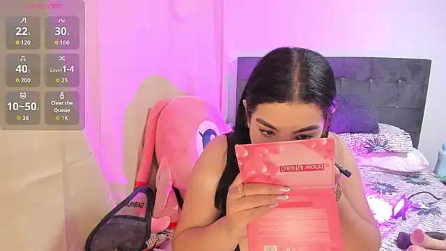 Kylie2211's Live XXX Chat