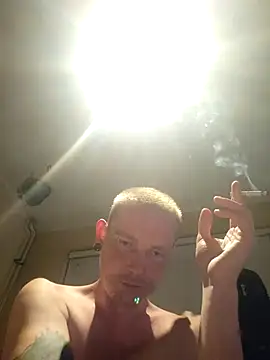 Živý XXX chat piercingpik