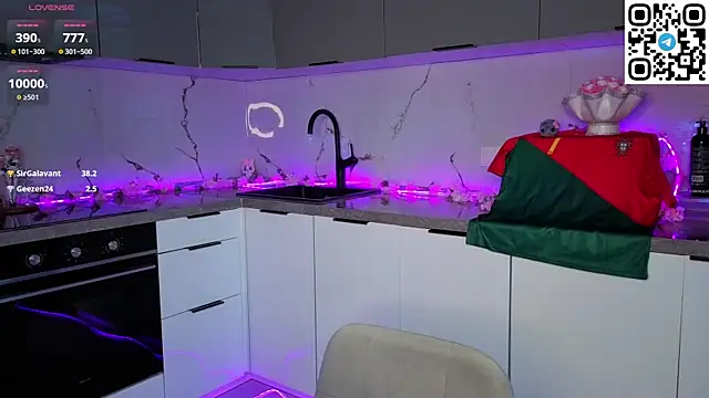 Anadeyaaa élő XXX-chatje