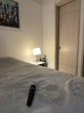 Victoria-77 live XXX chat