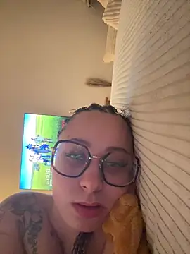 Pokazy przed kamerką – queenlo_xxx