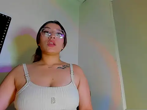Chat XXX ao vivo de AdharaRose_Rs