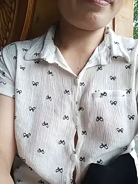 Evelyn-n Chat XXX live