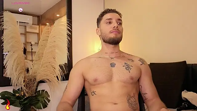 Kiing_001 Live XXX-Chat