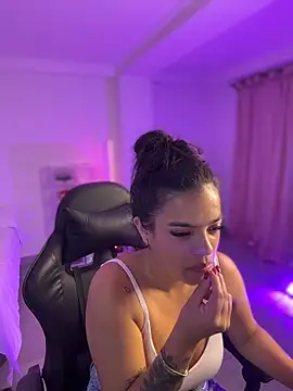 JuanitaMore01 Chat XXX live