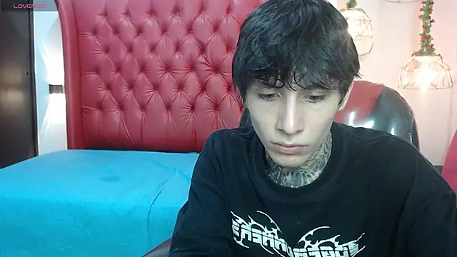 Cry_thereal 即時 XXX 聊天