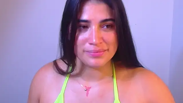 shyness_alice Adlı Modelin Canlı XXX Sohbeti