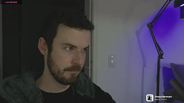 Chat +18 de Breezee_ ao vivo