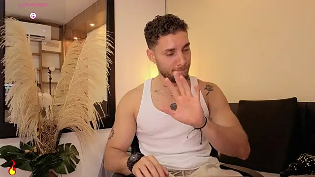 Kiing_001's Live XXX Chat