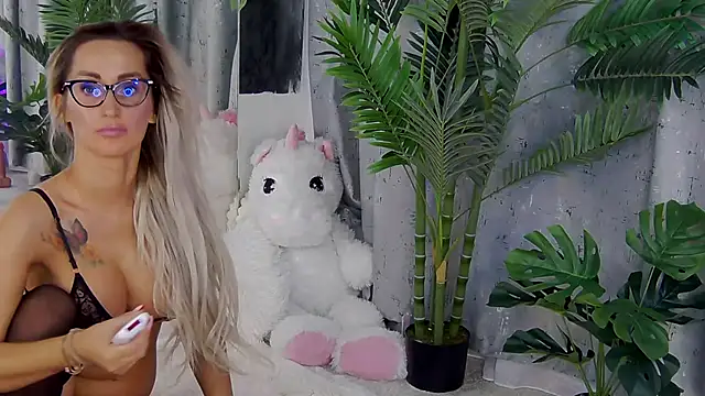 IsabelleEthan's Live XXX Chat