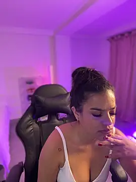 JuanitaMore01 라이브 XXX 채팅