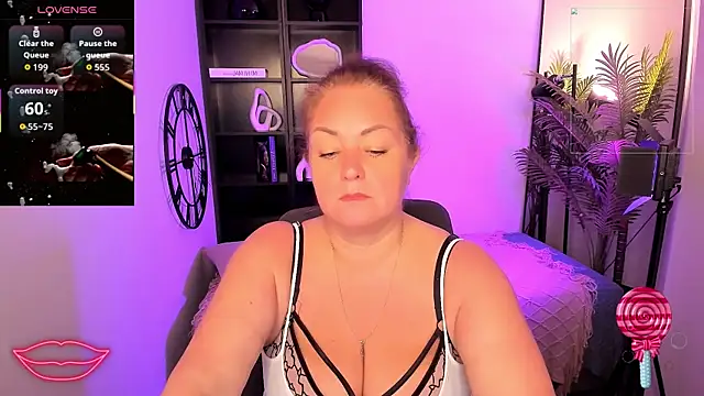 Онлайн чат XXX JenniferLight
