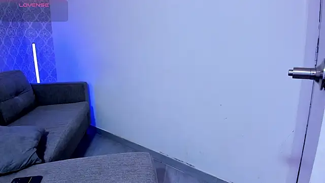 NohaCooper élő XXX-chatje