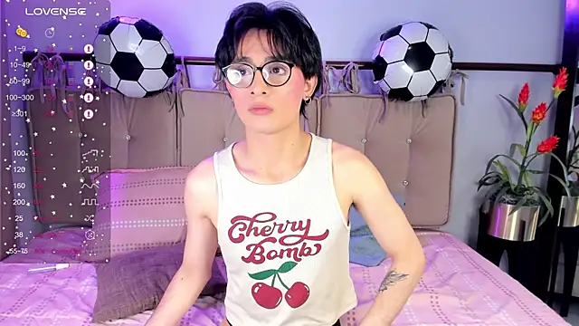 cherryy_boy élő XXX-chatje