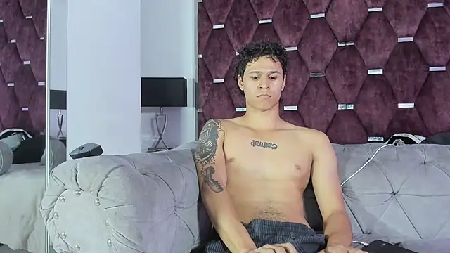 Živý XXX chat TonyBenedetti