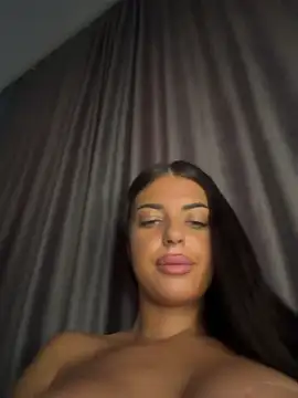 XXX chat uživo modela OlyviaDelight