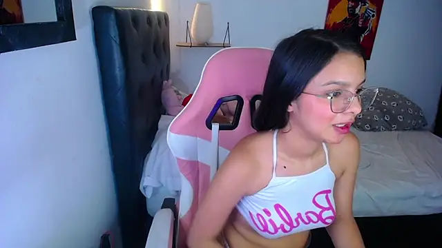 jessi_and_boy Adlı Modelin Canlı XXX Sohbeti