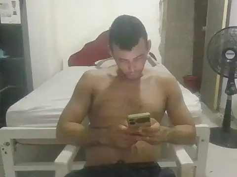 andres_12ad's Live XXX Chat