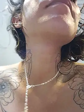 Mar_puentes' Live XXX Chat