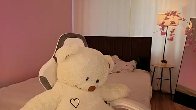 EvaHamilton's Live XXX Chat