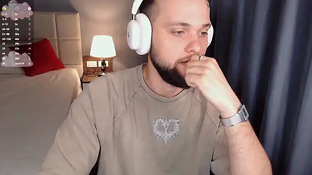 Онлайн чат XXX ChillyXO