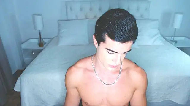 צ'אט XXX בשידור חי של mr_hunterx
