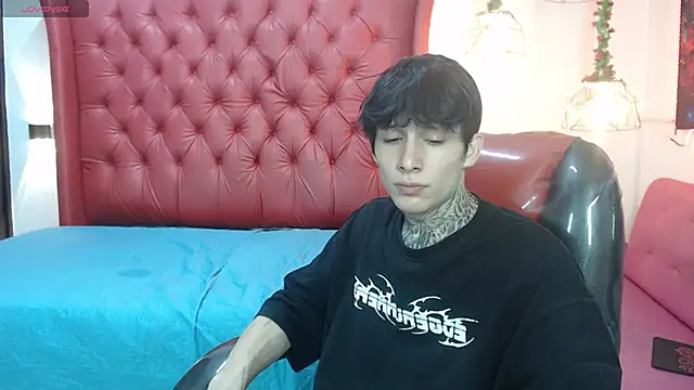 צ'אט XXX בשידור חי של Cry_thereal