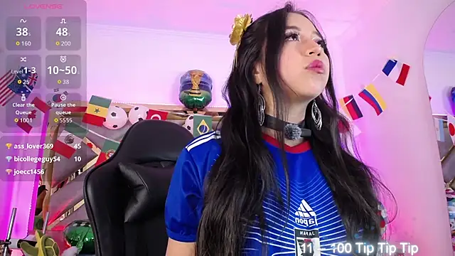 Chat +18 de Moon_Water__ ao vivo