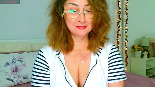 Tyana40 – Live XXX-chat