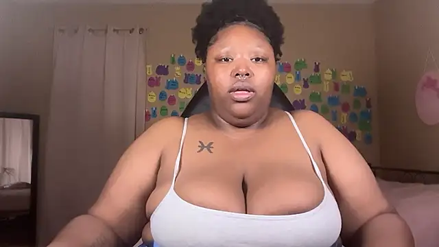 Chocolatebunnyxx96 Chat XXX in diretta