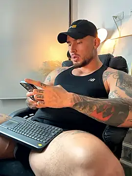 DimitriSullivan_ élő XXX-chatje