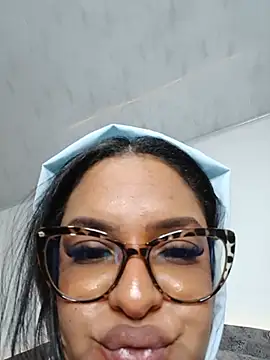 XXX chat uživo modela nashiira_