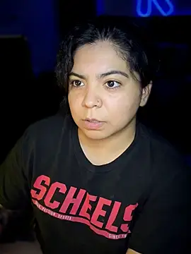 kimmiakiss22 Adlı Modelin Canlı XXX Sohbeti