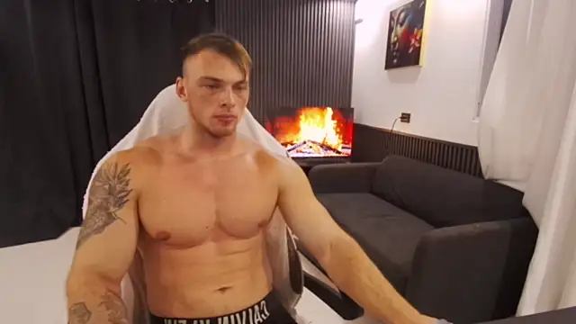 YourHotGreg Adlı Modelin Canlı XXX Sohbeti