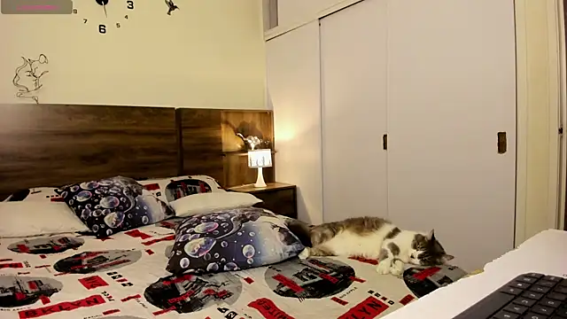 taylorlivee Adlı Modelin Canlı XXX Sohbeti