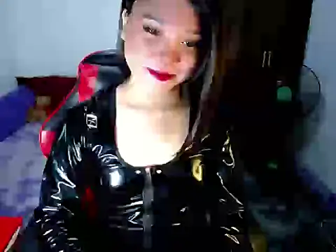 sofiathe1st Adlı Modelin Canlı XXX Sohbeti