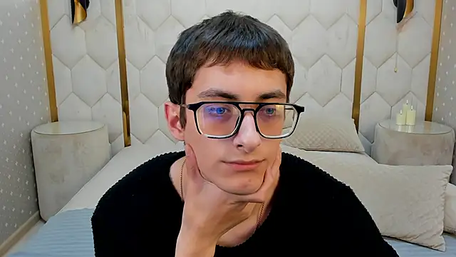 XXX chat uživo modela RonBevs