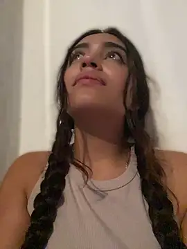 Alina-KITTY Chat XXX in diretta