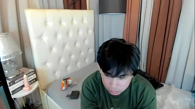 Chatroom XXX en direct de davincihugecock