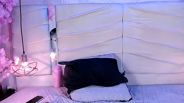 Chatroom XXX en direct de CatarinaMayer_