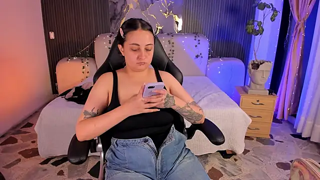SarahCastro1_ Adlı Modelin Canlı XXX Sohbeti