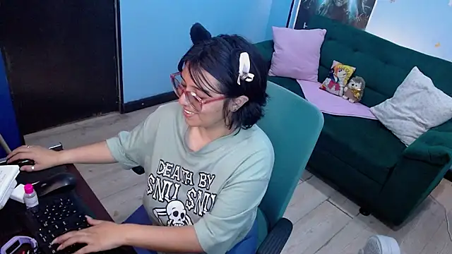 ohmysqueak Chat XXX in diretta