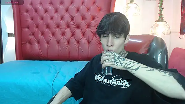 Cry_thereal Chat XXX in diretta