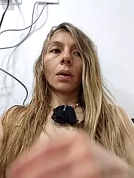 estrella_tastyのライブXXXチャット