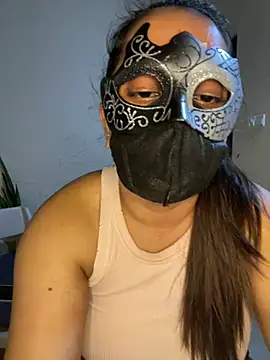 Chat XXX en directo de LioraWance