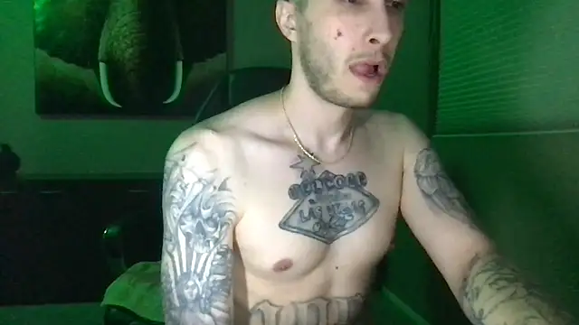 XXX chat uživo modela JuicyJoshy