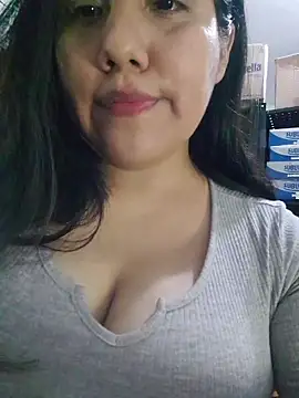 Kalani_Engel – Naživo XXX chat