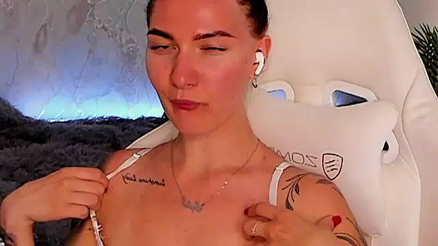 babyisperfect's Live XXX Chat